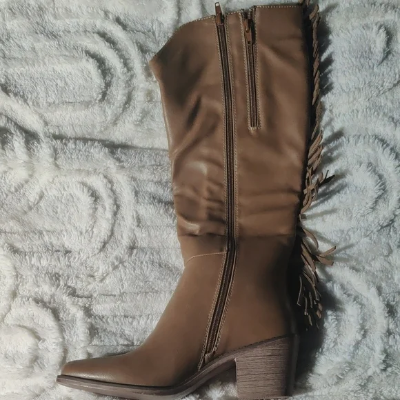 Pierre Dumas Tan Fringe Heeled Boots - Picture 5 of 10